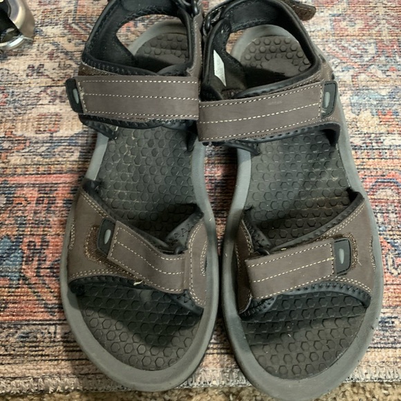 Khombu Other - Mens Khombu Sandals size 10